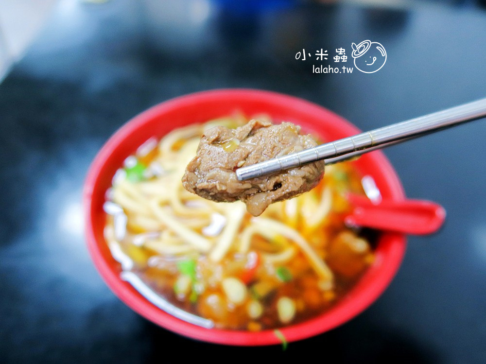 新竹美食｜莊記牛肉麵館 在地人推薦的牛肉麵，湯頭濃郁瀰漫著特殊滋味 小米蟲的米缸