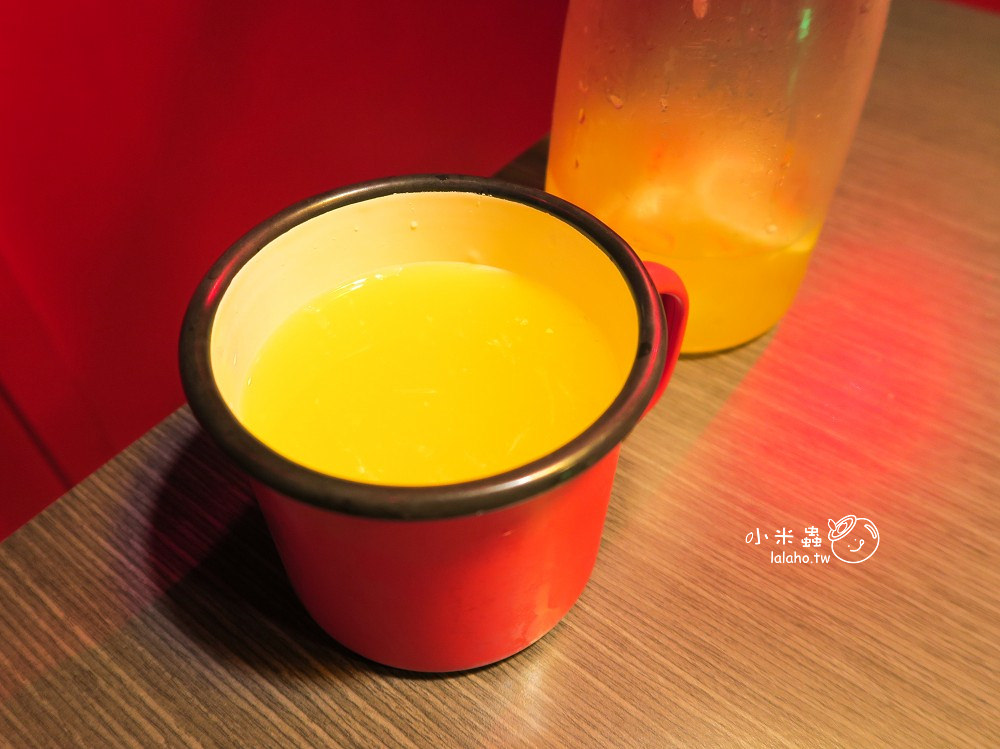 新北中和美食｜水貨 到夜店去吃炭火烤魚，一爐二吃 烤魚瀰漫著果香-小米蟲的米缸