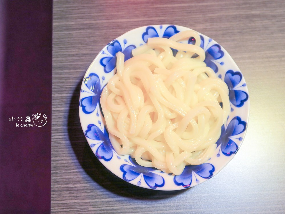 新北中和美食｜水貨 到夜店去吃炭火烤魚，一爐二吃 烤魚瀰漫著果香-小米蟲的米缸