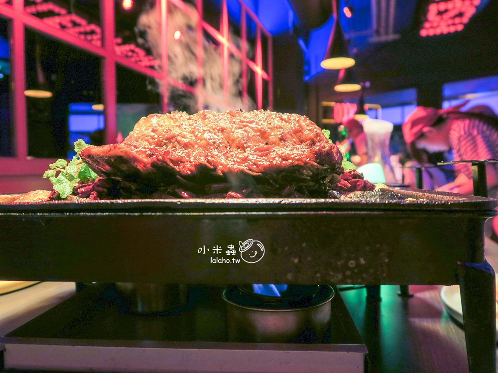 新北中和美食｜水貨 到夜店去吃炭火烤魚，一爐二吃 烤魚瀰漫著果香-小米蟲的米缸