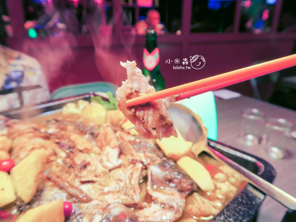 新北中和美食｜水貨 到夜店去吃炭火烤魚，一爐二吃 烤魚瀰漫著果香-小米蟲的米缸