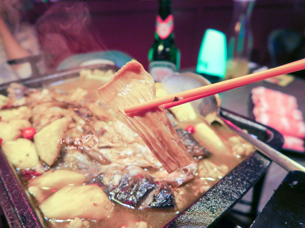 新北中和美食｜水貨 到夜店去吃炭火烤魚，一爐二吃 烤魚瀰漫著果香-小米蟲的米缸