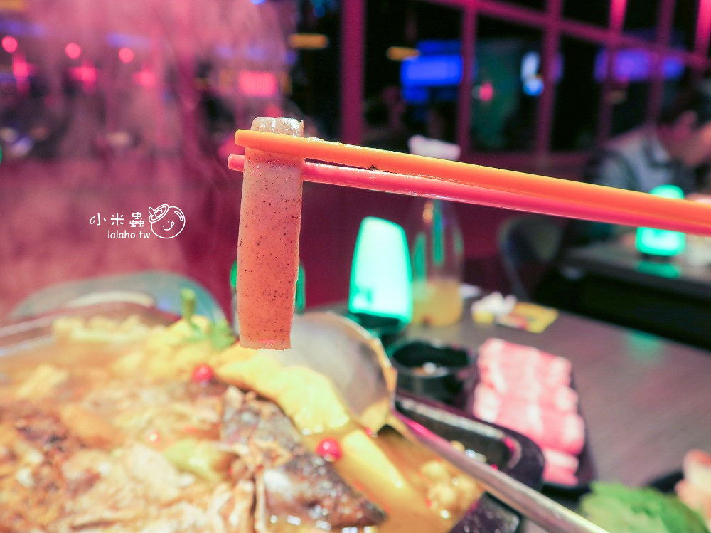 新北中和美食｜水貨 到夜店去吃炭火烤魚，一爐二吃 烤魚瀰漫著果香-小米蟲的米缸