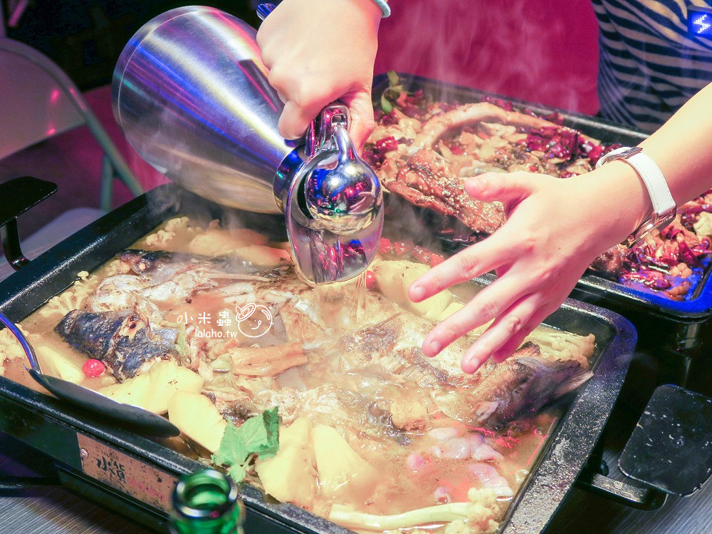 新北中和美食｜水貨 到夜店去吃炭火烤魚，一爐二吃 烤魚瀰漫著果香-小米蟲的米缸