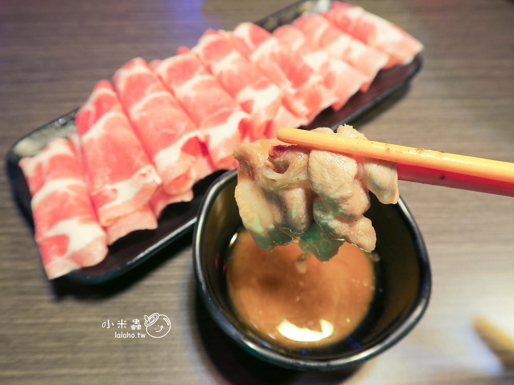 新北中和美食｜水貨 到夜店去吃炭火烤魚，一爐二吃 烤魚瀰漫著果香-小米蟲的米缸
