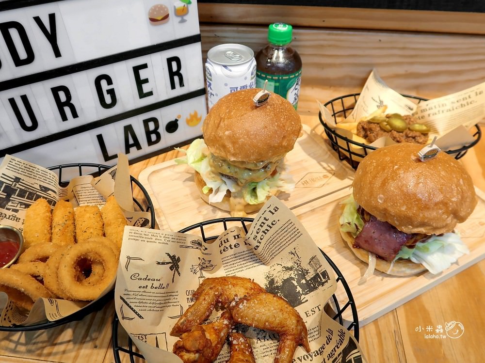 大口咬下「雙層手拍牛肉堡」!享受美味的Buddy Burger Lab.美式手工漢堡，新竹東門市場漢堡推薦!