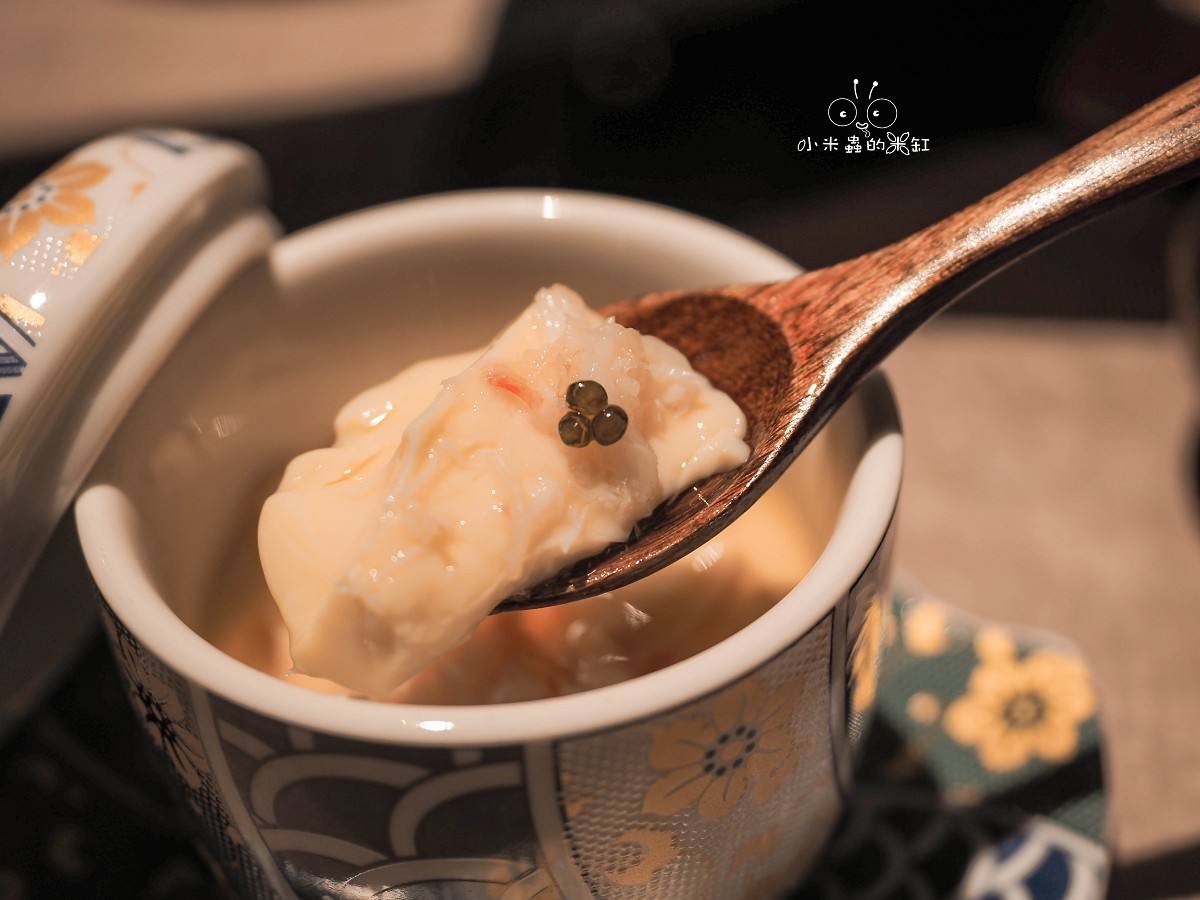 山上走走 日式無菜單海鮮鍋物華山店|全程桌邊服務!活體海鮮、A5和牛通通有,還有壽星金箔冰淇淋! - 第15張圖