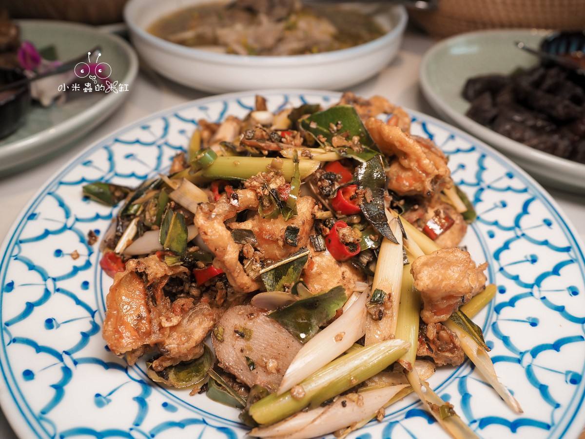 台北信義區泰式餐廳推薦|香米泰國料理信義遠百A13店:18年泰精選認證,酸辣開胃、軟殼蟹必吃,聚餐首選! - 第21張圖