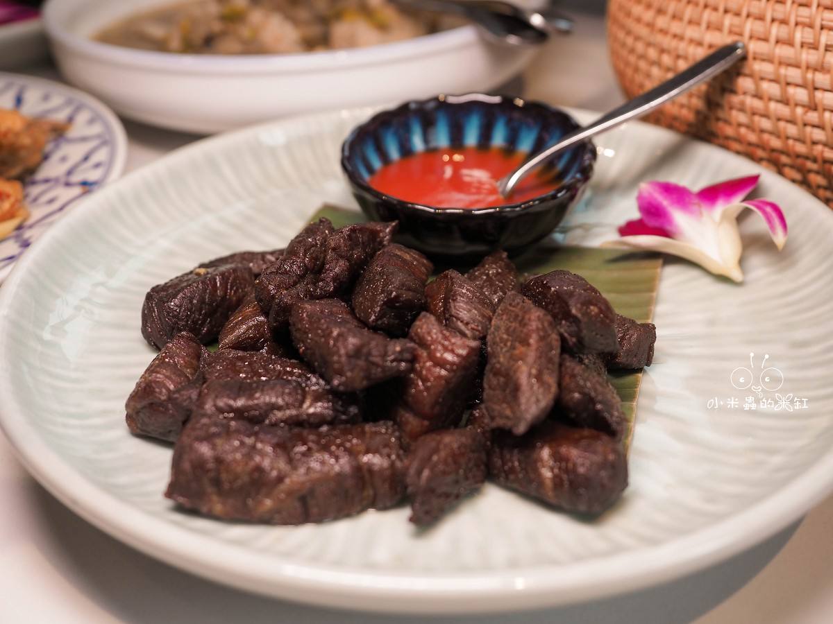 台北信義區泰式餐廳推薦|香米泰國料理信義遠百A13店:18年泰精選認證,酸辣開胃、軟殼蟹必吃,聚餐首選! - 第23張圖