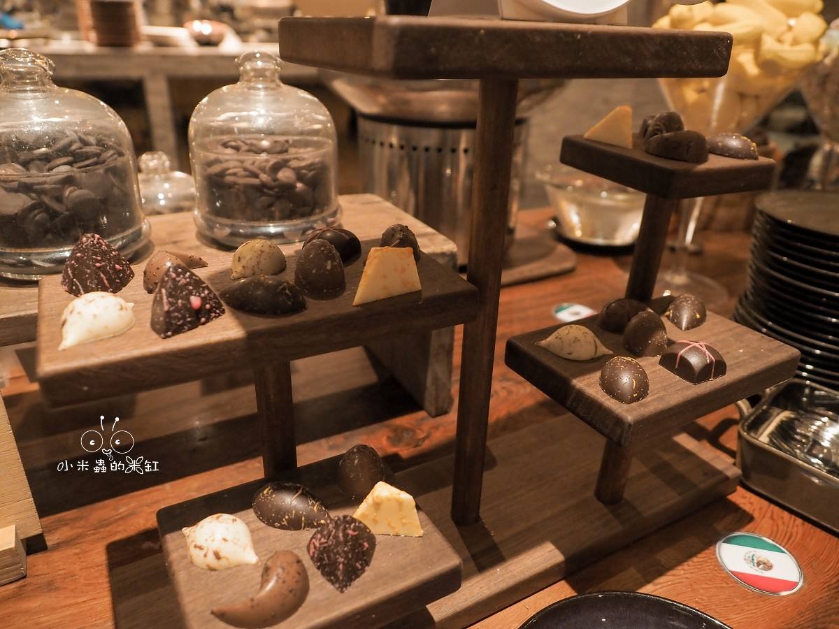 台北吃到飽|台北松山意舍酒店Que原木燒烤,高空美景X燒烤海鮮X黑金巧克力X無限暢飲啤酒只要980起! - 第46張圖