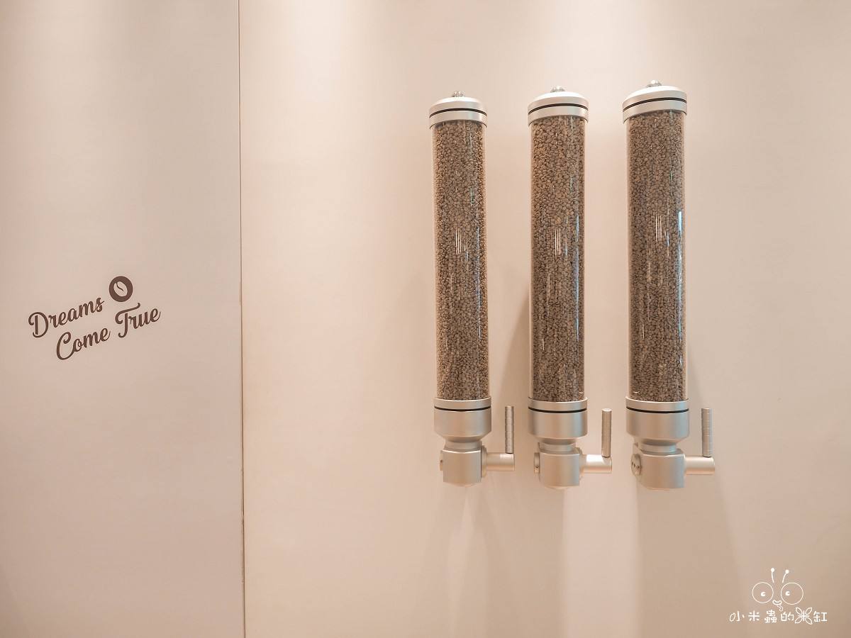 成真咖啡微風廣場店|爆汁青檸舒芙蕾超驚艷!還能帶毛小孩一起吃早午餐,8月點牛排送舒芙蕾太划算啦! - 第9張圖