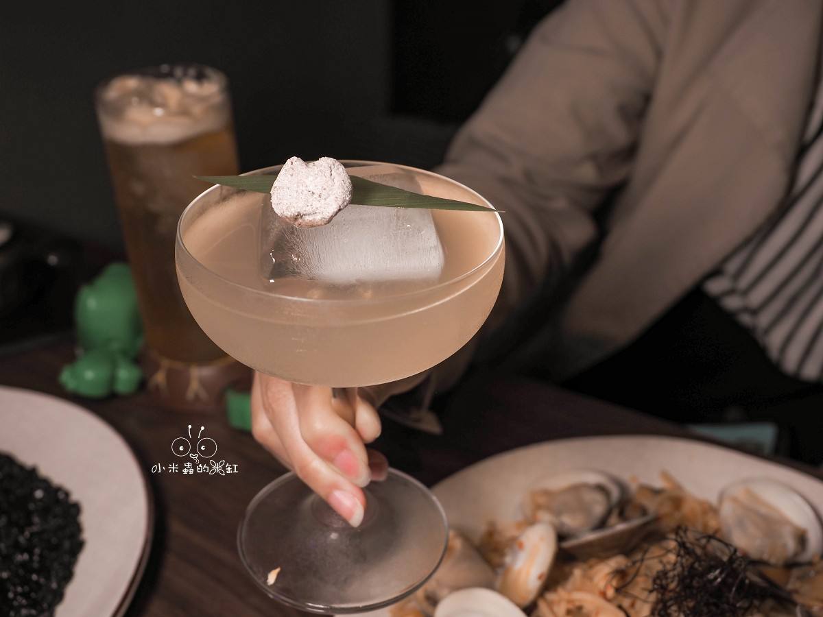 板橋餐酒館推薦|印相餐酒 Tales in Focus|888暢飲喝到飽、飛鏢機、寵物友善,一間有故事的酒吧! - 第33張圖