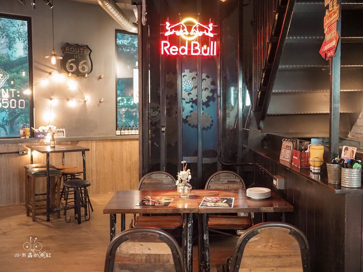 信義區美式餐酒館推薦|角窩美式餐酒館|工業風打卡超好拍,燒烤、漢堡、調酒通通有!聚會約會都適合! - 第8張圖