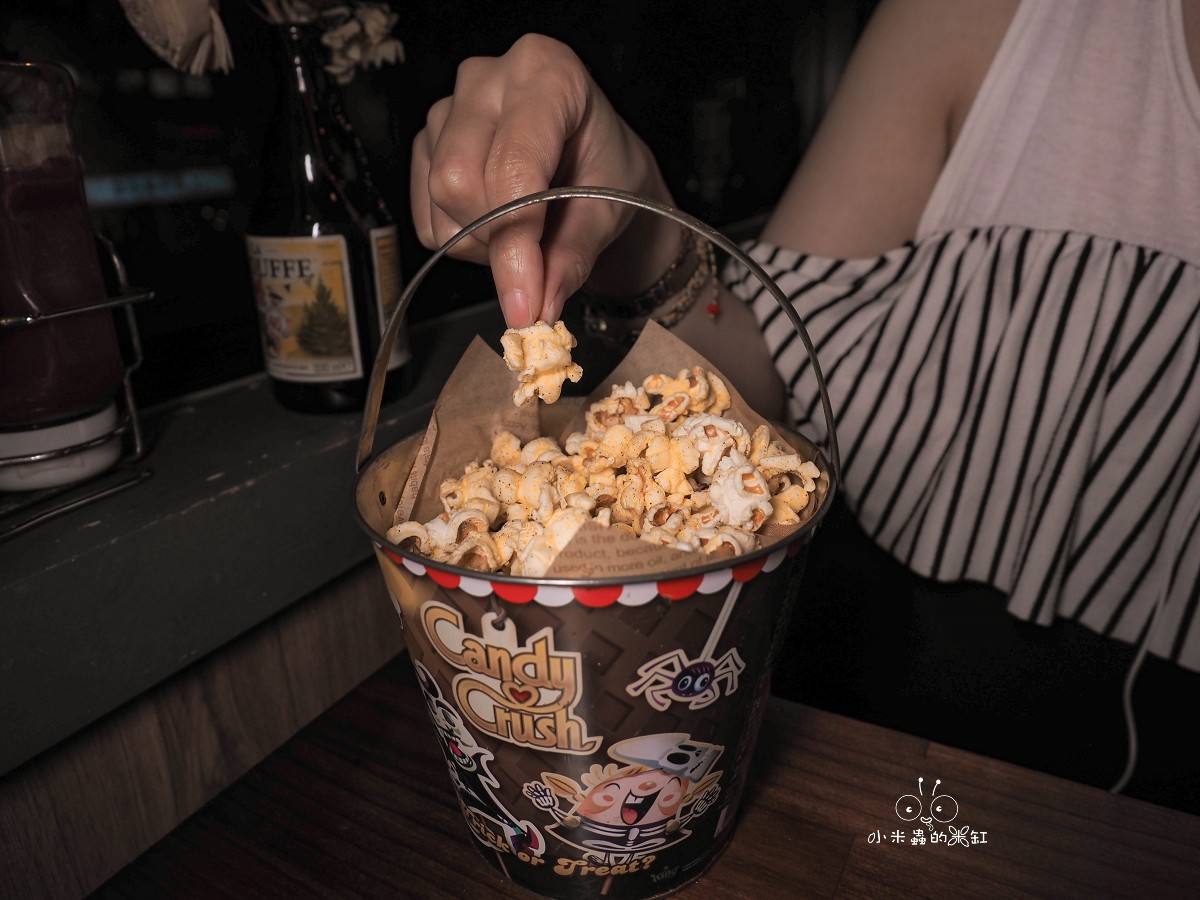 信義區美式餐酒館推薦|角窩美式餐酒館|工業風打卡超好拍,燒烤、漢堡、調酒通通有!聚會約會都適合! - 第27張圖