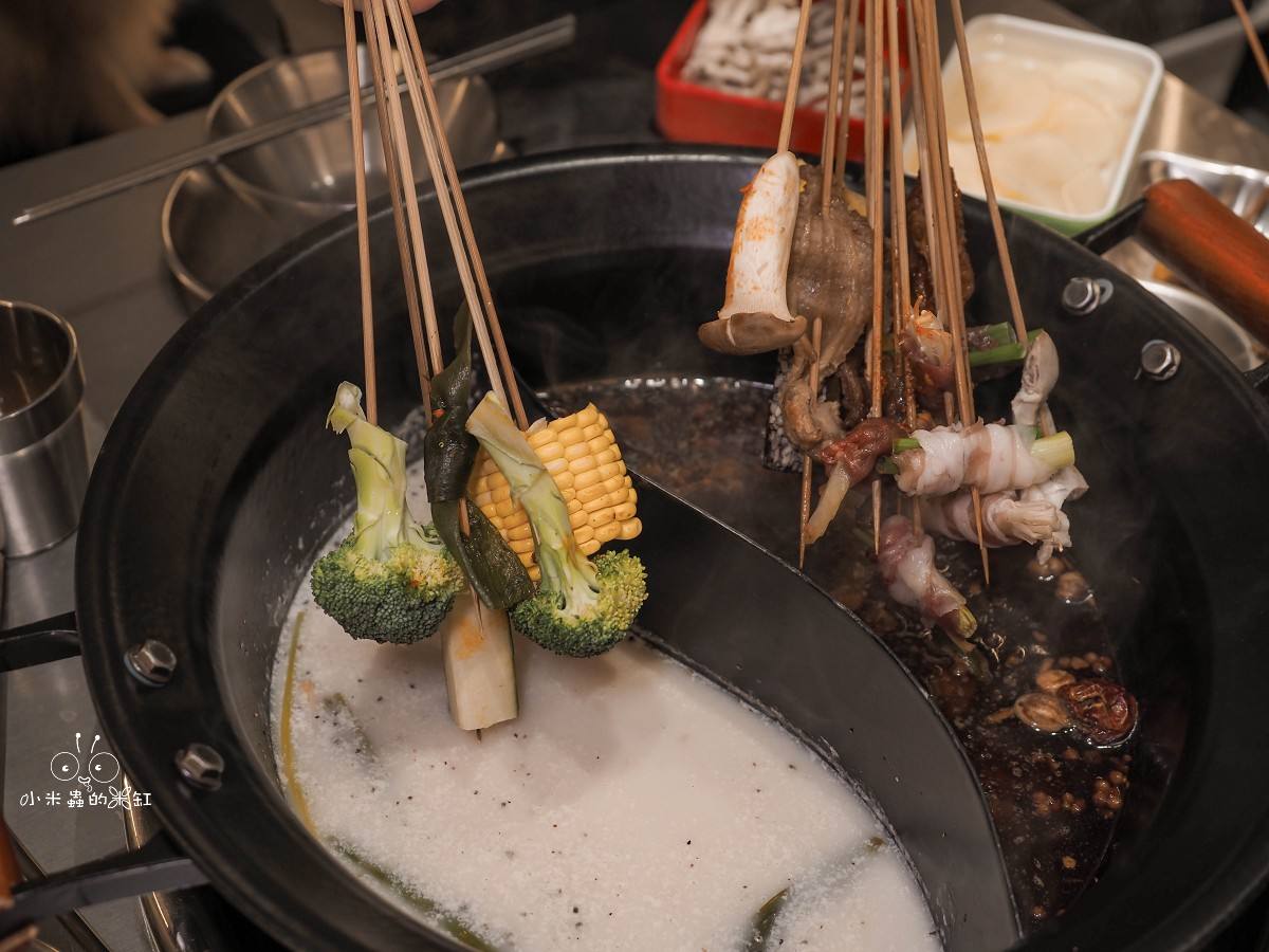 永和在地人氣串串火鍋|李鐵柱百草串串香|百草湯頭香氣撲鼻、80種串串只要銅板價! - 第19張圖