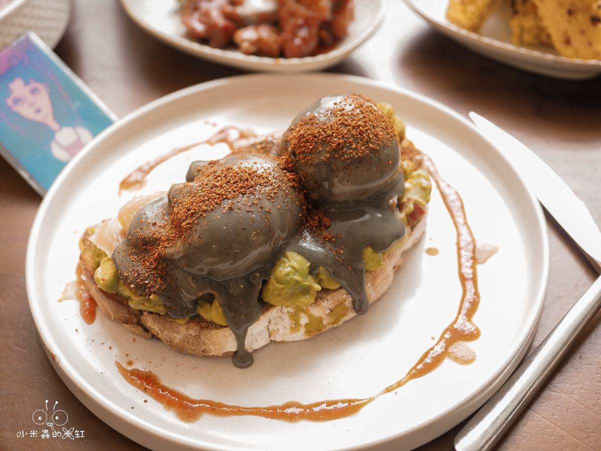 貳樓中山南西店|萬聖節限定「黑暗餐桌」登場!帶DUFFY一起品嘗詛咒班尼蛋的神秘早午餐 - 第1張圖