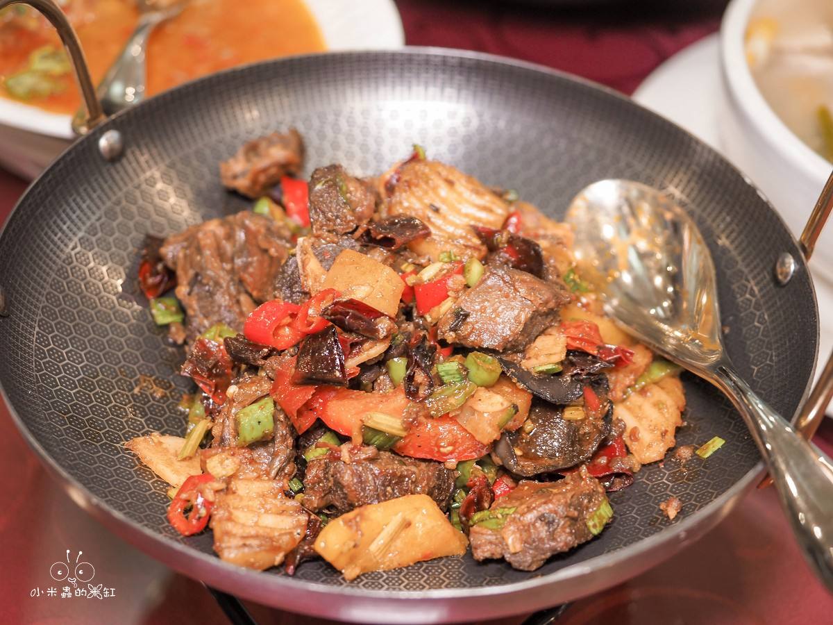 小巨蛋中餐聚餐推薦|皇宴天成精緻中式料理,台北松山高評價聚會餐廳,剁椒魚頭、乾鍋牛腩辣得過癮! - 第10張圖