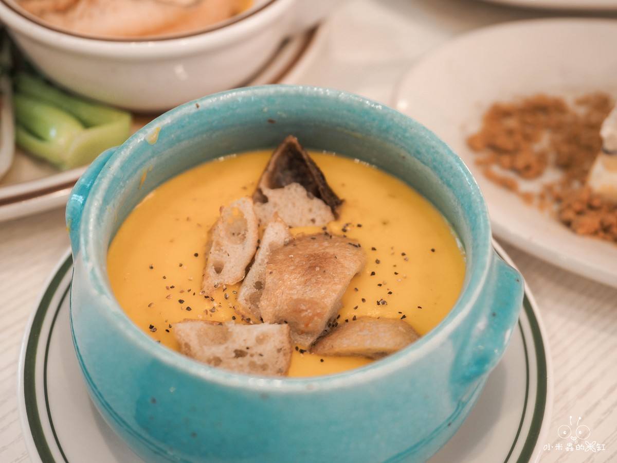 台北寵物友善咖啡廳推薦|好運站咖啡 萌度爆表!南機場旁的溫馨小店,有狗狗蛋糕、彩色候車椅超好拍 - 第18張圖