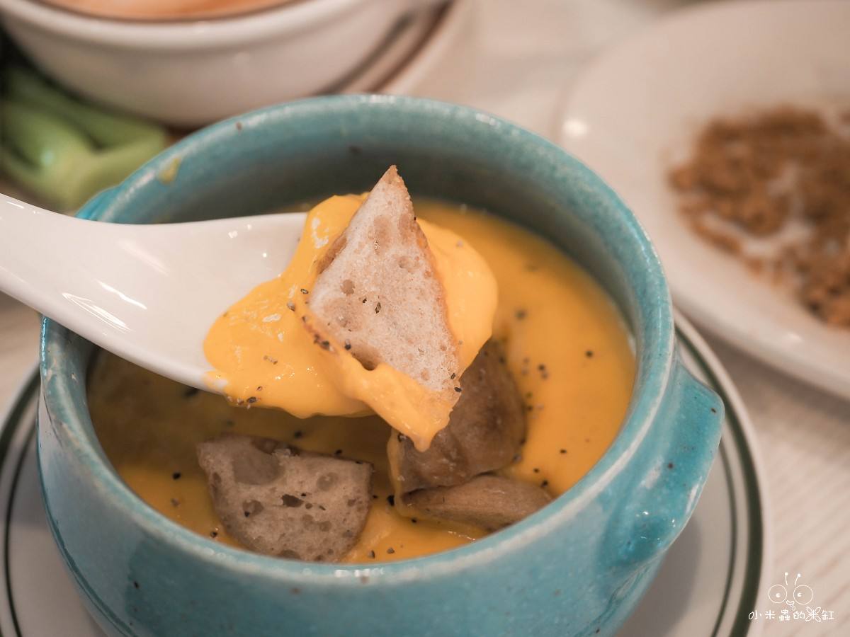 台北寵物友善咖啡廳推薦|好運站咖啡 萌度爆表!南機場旁的溫馨小店,有狗狗蛋糕、彩色候車椅超好拍 - 第19張圖