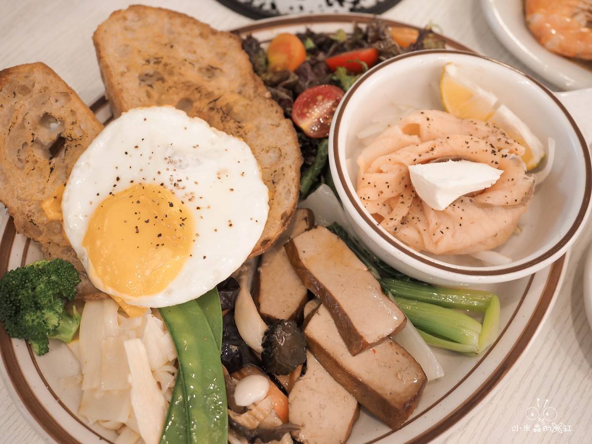 台北寵物友善咖啡廳推薦|好運站咖啡 萌度爆表!南機場旁的溫馨小店,有狗狗蛋糕、彩色候車椅超好拍 - 第22張圖