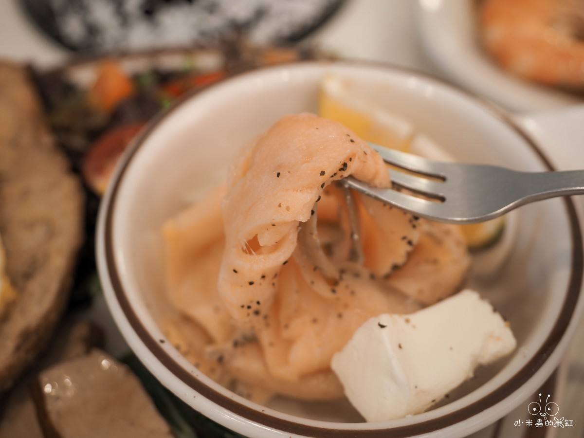 台北寵物友善咖啡廳推薦|好運站咖啡 萌度爆表!南機場旁的溫馨小店,有狗狗蛋糕、彩色候車椅超好拍 - 第23張圖