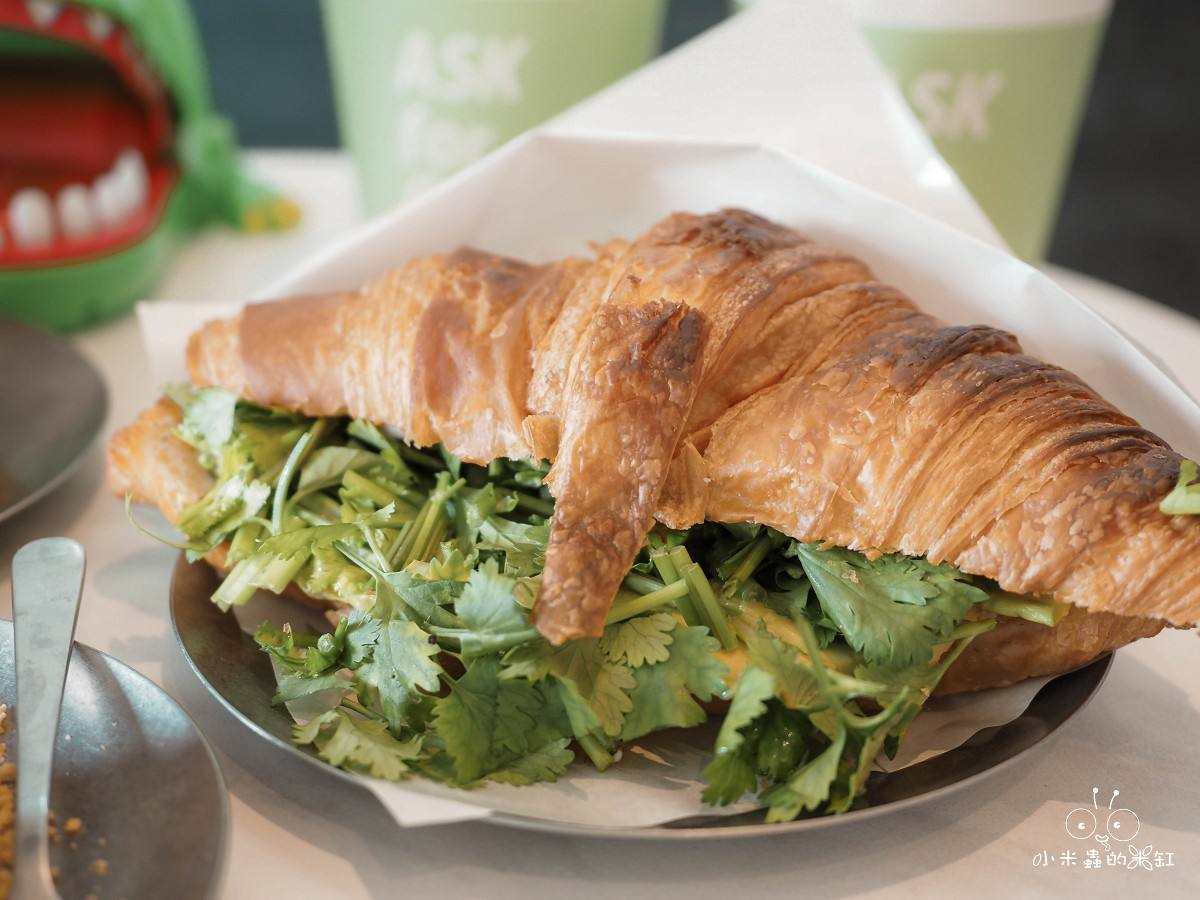 香菜控集合啦！南京三民 ASK for Cafe 香菜祭開跑，寵物友善咖啡廳連毛孩都想賴著不走