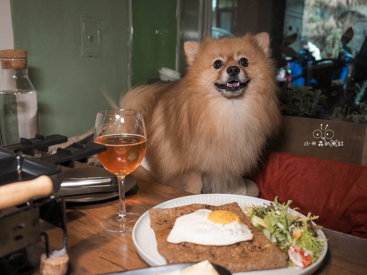 板橋早午餐推薦｜Le Puzzle Creperie & Bar 法式薄餅小酒館 起司鍋太犯規！正宗法國人坐鎮，還有桌邊火焰秀！