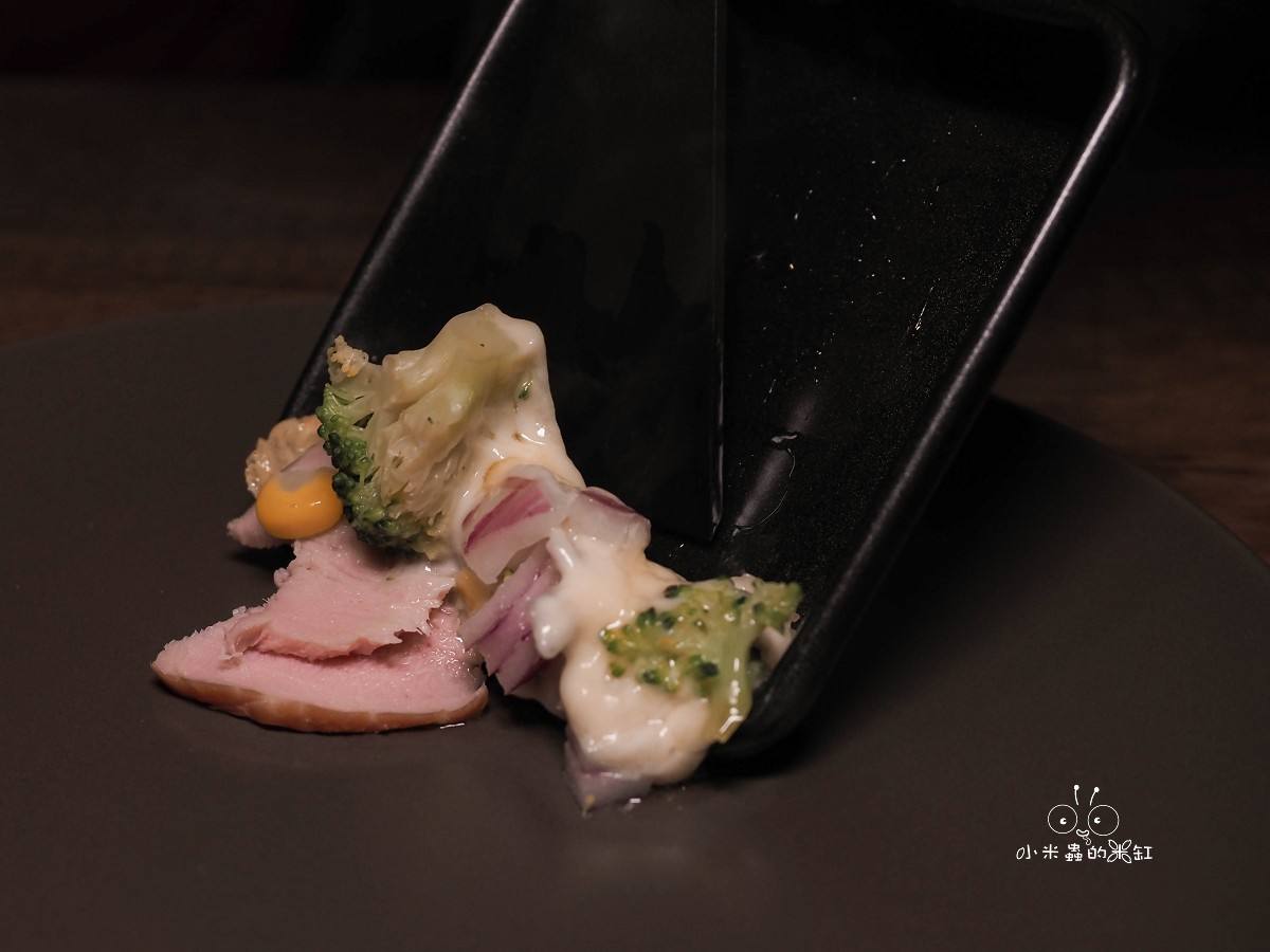 板橋早午餐推薦｜Le Puzzle Creperie & Bar 法式薄餅小酒館 起司鍋太犯規！正宗法國人坐鎮，還有桌邊火焰秀！