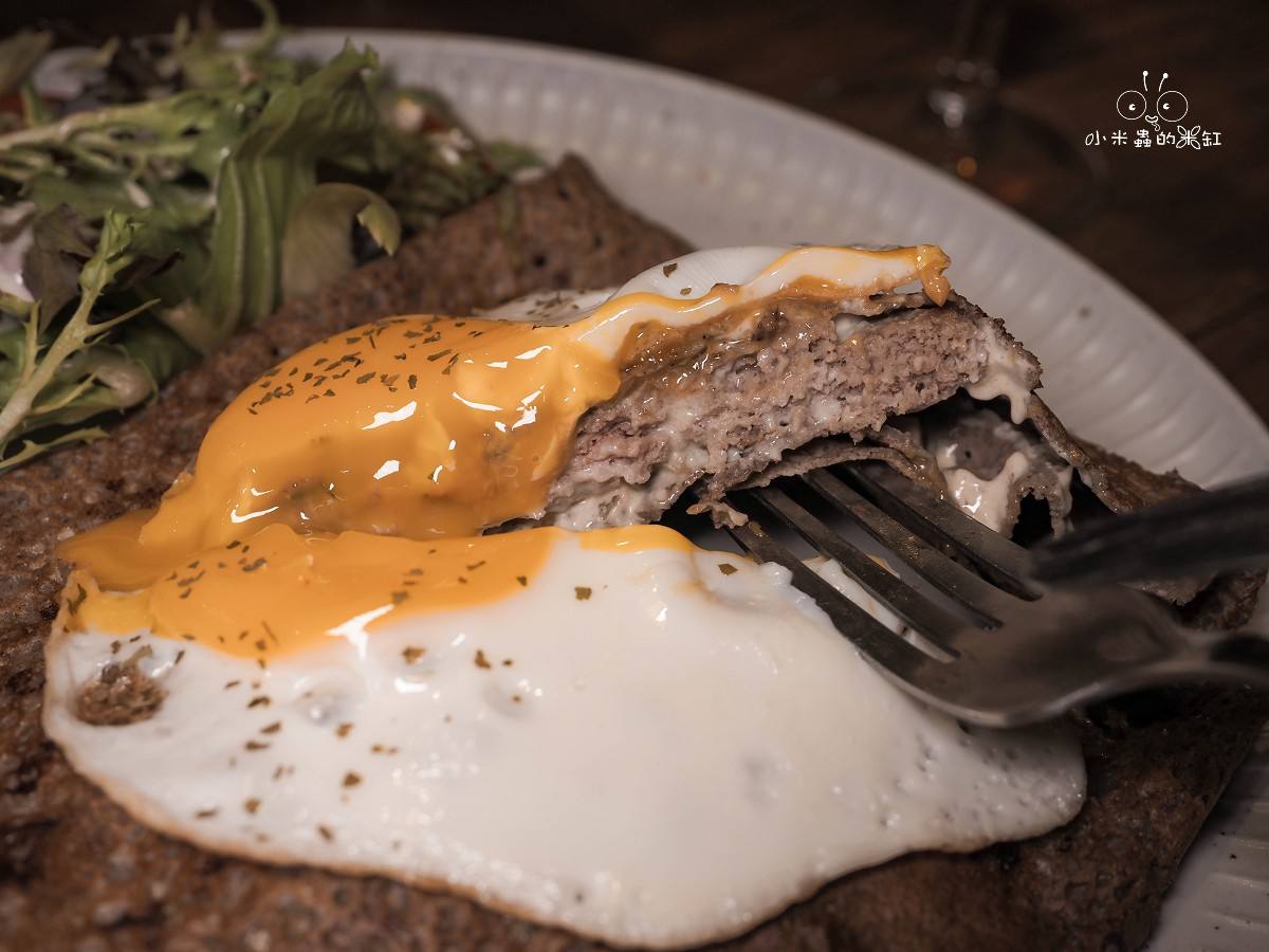 板橋早午餐推薦｜Le Puzzle Creperie & Bar 法式薄餅小酒館 起司鍋太犯規！正宗法國人坐鎮，還有桌邊火焰秀！