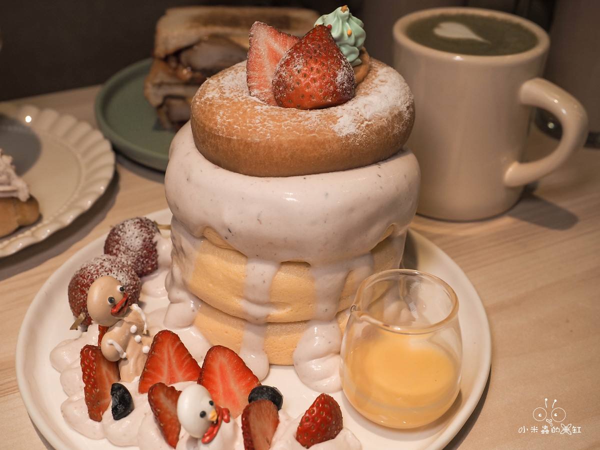 板橋早午餐推薦｜隔壁早餐 藏身市場巷弄的清新系早餐店，居然有舒芙蕾！寵物友善＋網美牆太犯規