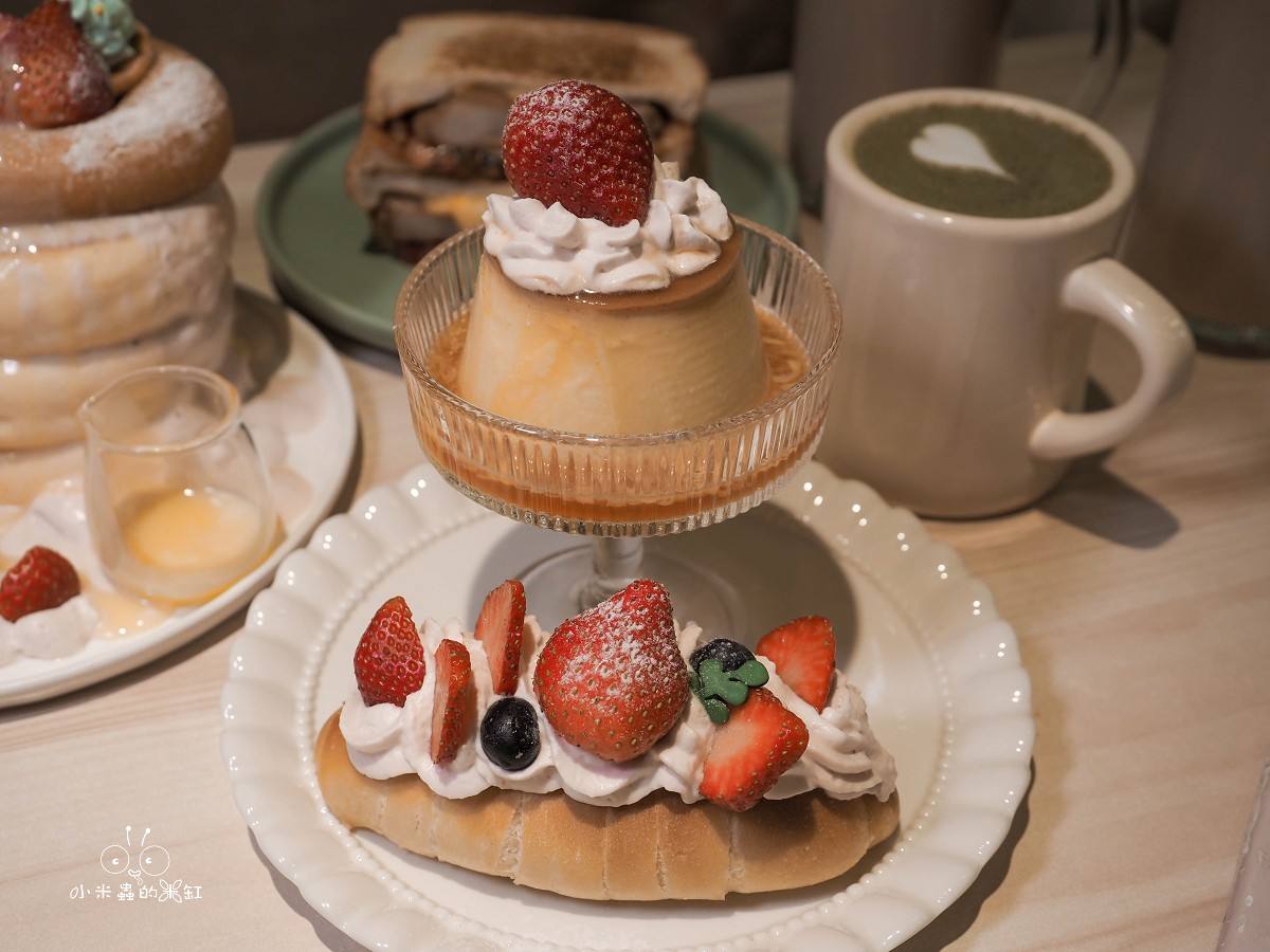 板橋早午餐推薦｜隔壁早餐 藏身市場巷弄的清新系早餐店，居然有舒芙蕾！寵物友善＋網美牆太犯規