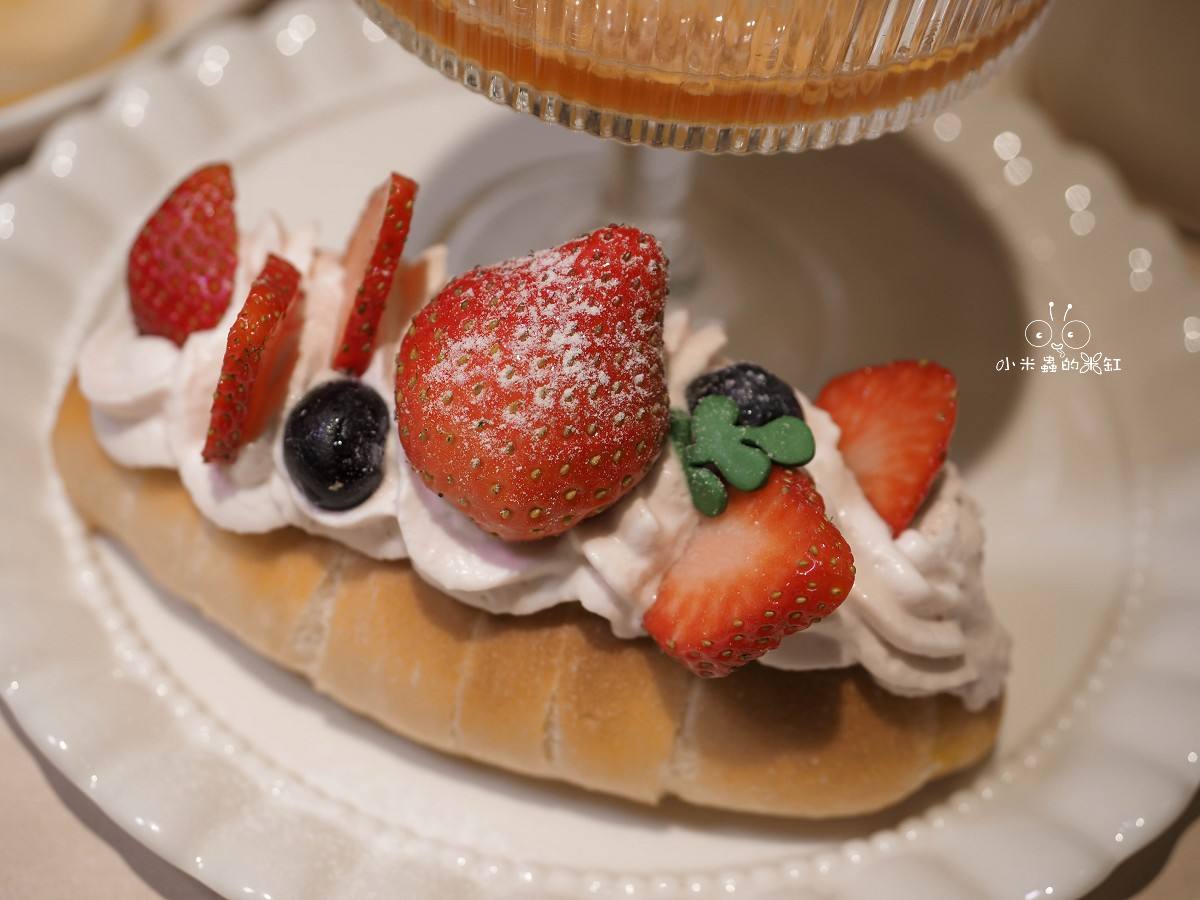 板橋早午餐推薦｜隔壁早餐 藏身市場巷弄的清新系早餐店，居然有舒芙蕾！寵物友善＋網美牆太犯規