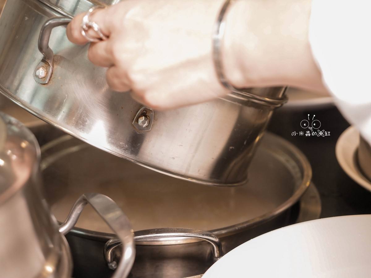 板橋海鮮控的天堂!蒸天下蒸氣火鍋|一鍋三吃超滿足,蒸龍蝦、煮火鍋、黃金海味粥濃郁到跪下!寵物友善還能包場 - 第34張圖 板橋海鮮控的天堂!蒸天下蒸氣火鍋|一鍋三吃超滿足,蒸龍蝦、煮火鍋、黃金海味粥濃郁到跪下!寵物友善還能包場