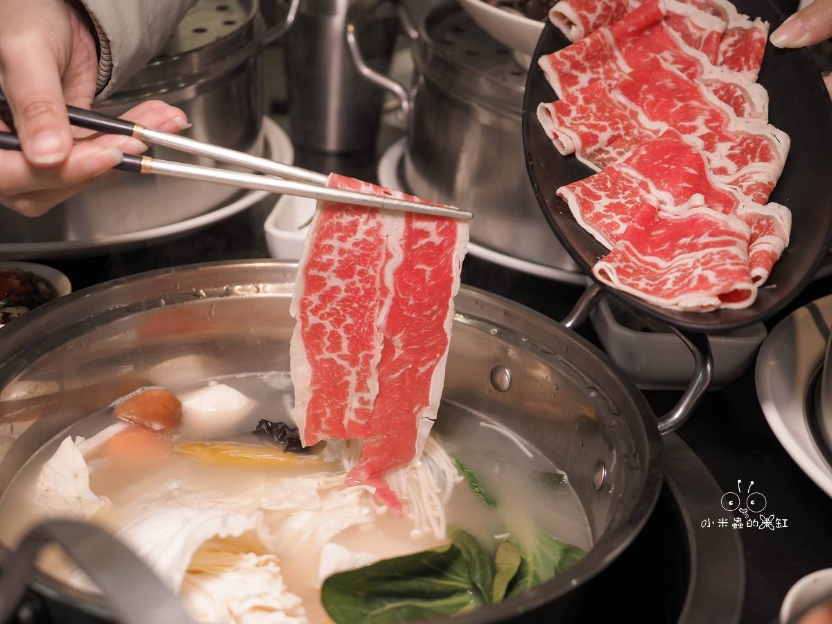 板橋海鮮控的天堂!蒸天下蒸氣火鍋|一鍋三吃超滿足,蒸龍蝦、煮火鍋、黃金海味粥濃郁到跪下!寵物友善還能包場 - 第38張圖 板橋海鮮控的天堂!蒸天下蒸氣火鍋|一鍋三吃超滿足,蒸龍蝦、煮火鍋、黃金海味粥濃郁到跪下!寵物友善還能包場