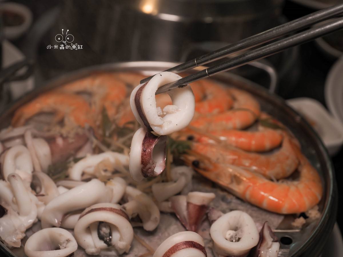 板橋海鮮控的天堂!蒸天下蒸氣火鍋|一鍋三吃超滿足,蒸龍蝦、煮火鍋、黃金海味粥濃郁到跪下!寵物友善還能包場 - 第26張圖 板橋海鮮控的天堂!蒸天下蒸氣火鍋|一鍋三吃超滿足,蒸龍蝦、煮火鍋、黃金海味粥濃郁到跪下!寵物友善還能包場