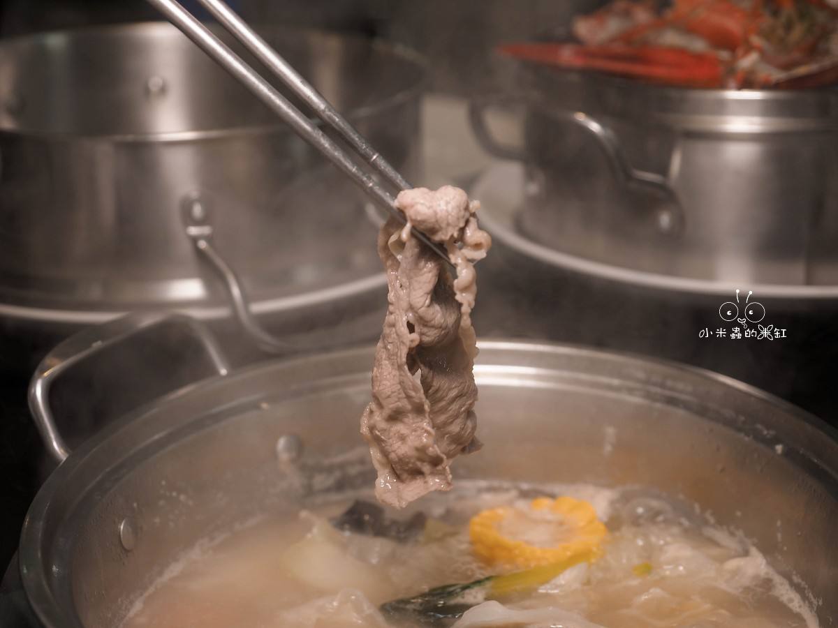 板橋海鮮控的天堂!蒸天下蒸氣火鍋|一鍋三吃超滿足,蒸龍蝦、煮火鍋、黃金海味粥濃郁到跪下!寵物友善還能包場 - 第39張圖 板橋海鮮控的天堂!蒸天下蒸氣火鍋|一鍋三吃超滿足,蒸龍蝦、煮火鍋、黃金海味粥濃郁到跪下!寵物友善還能包場