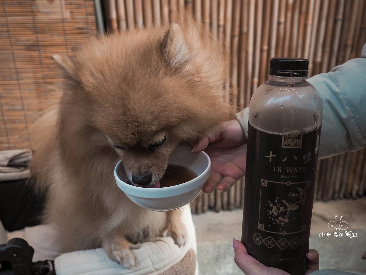 十八味草本茶台北總店|吃麻辣鍋、熬夜趕稿不能沒有它,連毛小孩都能喝?(含孝親優惠與警務人員專屬福利) - 第23張圖 十八味草本茶台北總店|吃麻辣鍋、熬夜趕稿不能沒有它,連毛小孩都能喝?(含孝親優惠與警務人員專屬福利)