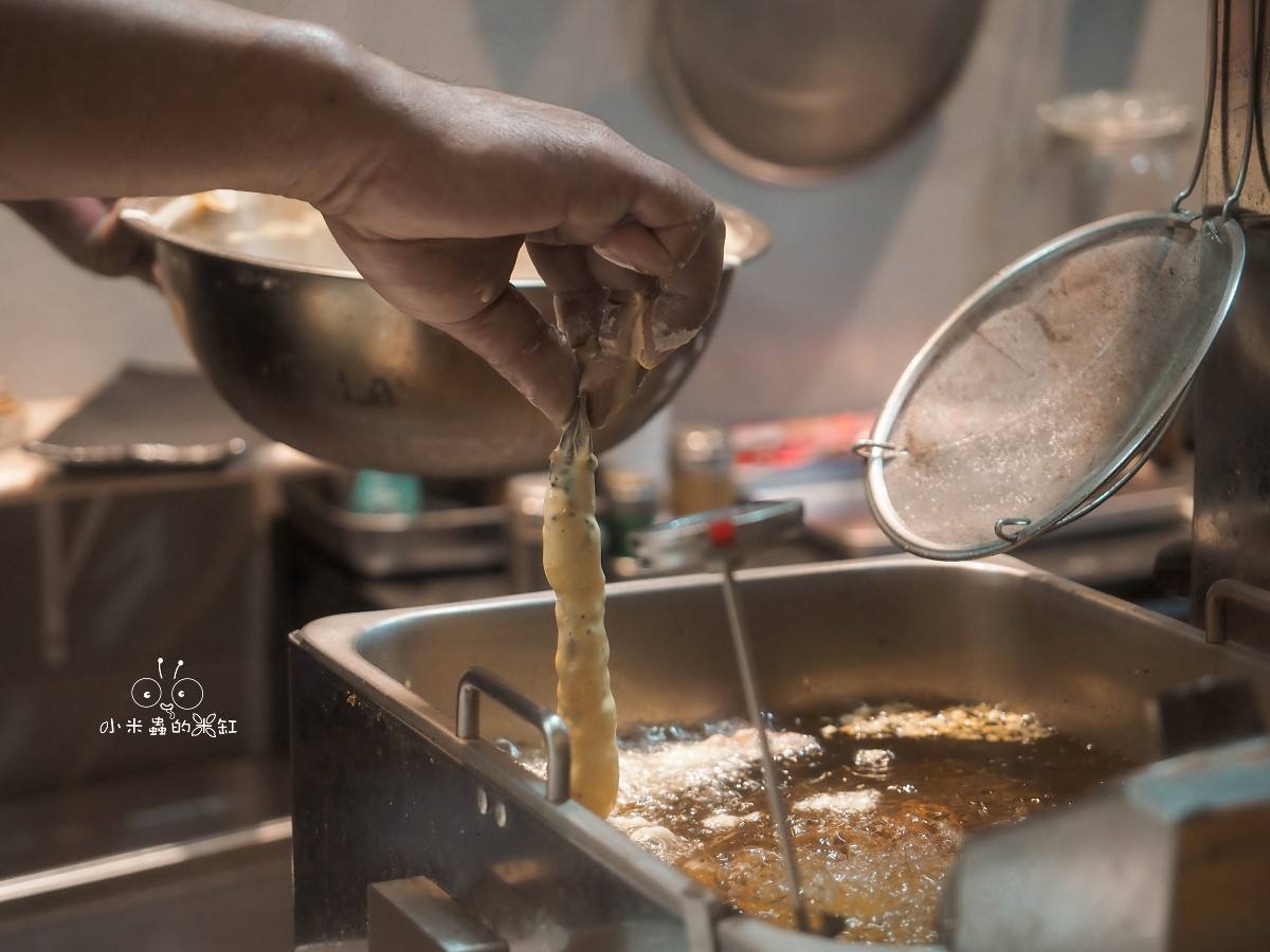 天母平價美食日式料理高質感卻超親民！士東水產・漁筷｜每日現烤海魚、生魚片新鮮吃得到，CP值高到想一訪再訪！