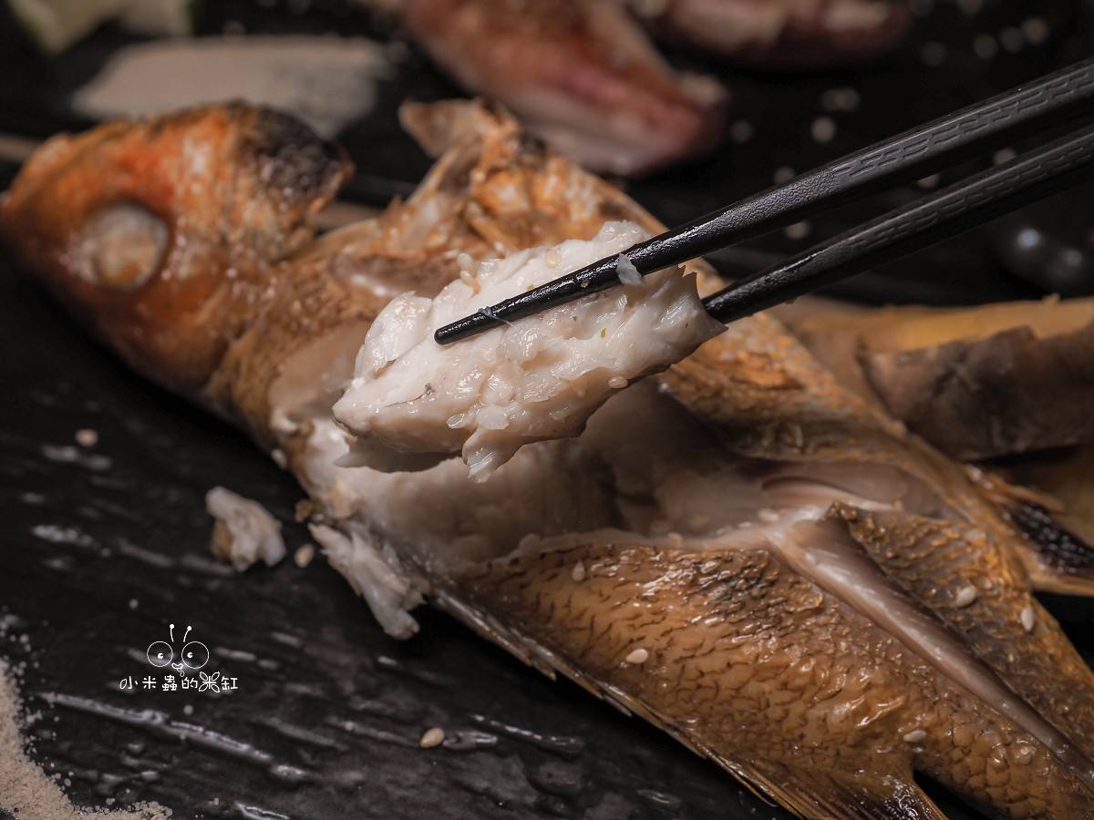 天母平價美食日式料理高質感卻超親民！士東水產・漁筷｜每日現烤海魚、生魚片新鮮吃得到，CP值高到想一訪再訪！