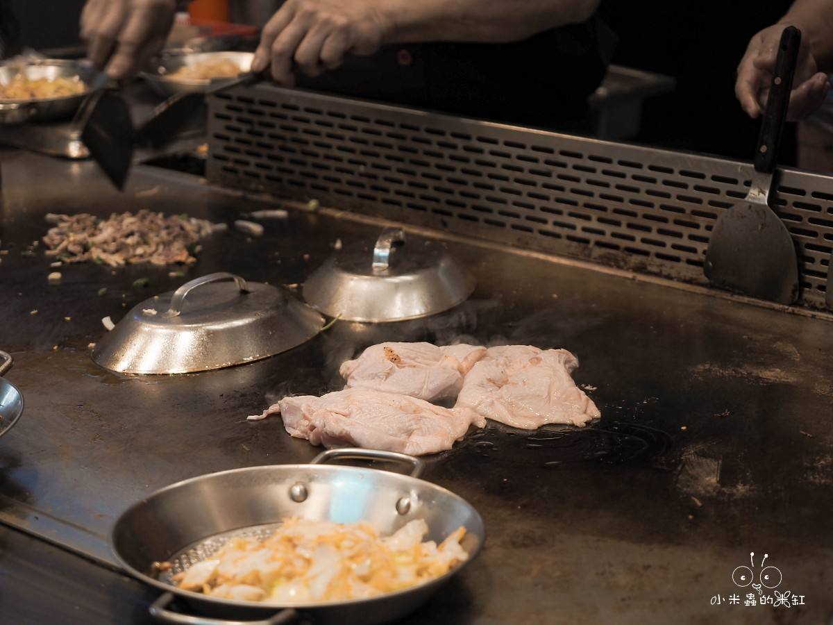 三重鐵板燒推薦!自強鐵板燒-中正北店 170元起白飯飲料湯冰淇淋吃到飽,連桌子都會發熱!Joe是要對決也推的在地傳奇 - 第7張圖 三重鐵板燒推薦!自強鐵板燒-中正北店 170元起白飯飲料湯冰淇淋吃到飽,連桌子都會發熱!Joe是要對決也推的在地傳奇