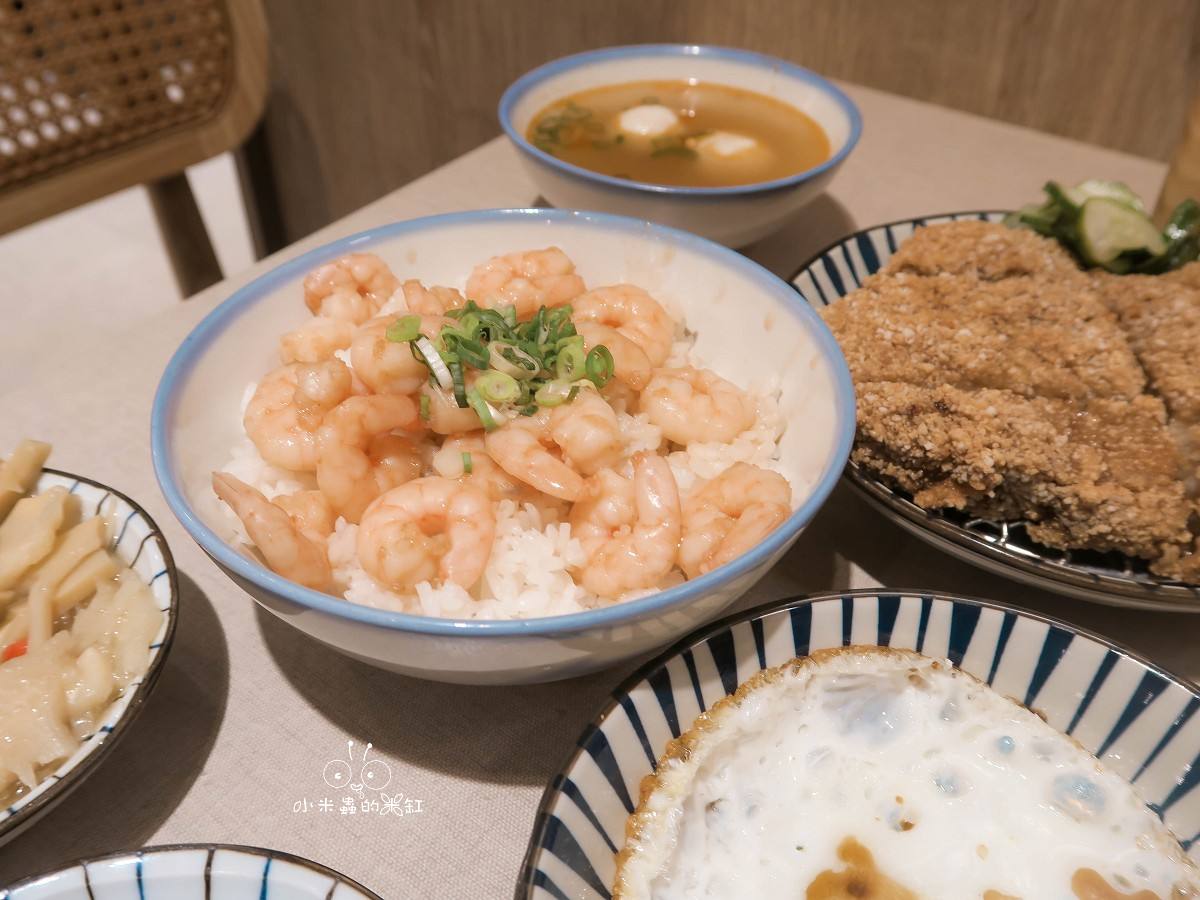 台北第一蝦仁飯插旗新竹!忠青商行新竹巨城店|一碗把人拉回眷村時光的蝦仁飯,文青外衣下的家常靈魂! - 第20張圖 台北第一蝦仁飯插旗新竹!忠青商行新竹巨城店|一碗把人拉回眷村時光的蝦仁飯,文青外衣下的家常靈魂!