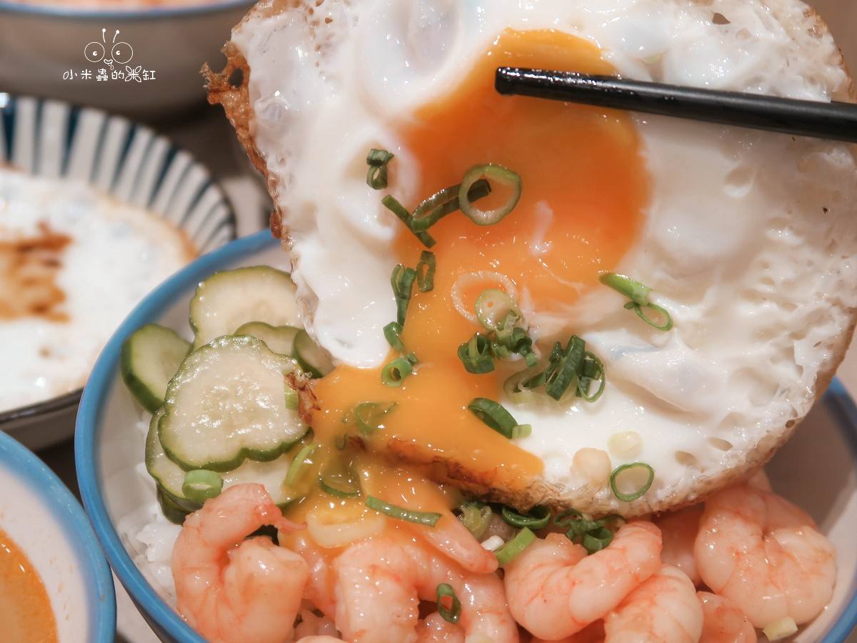 台北第一蝦仁飯插旗新竹!忠青商行新竹巨城店|一碗把人拉回眷村時光的蝦仁飯,文青外衣下的家常靈魂! - 第16張圖 台北第一蝦仁飯插旗新竹!忠青商行新竹巨城店|一碗把人拉回眷村時光的蝦仁飯,文青外衣下的家常靈魂!