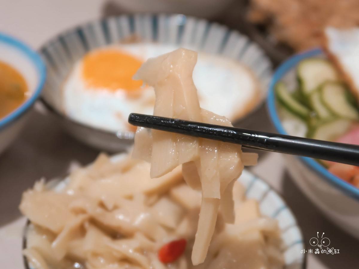 台北第一蝦仁飯插旗新竹!忠青商行新竹巨城店|一碗把人拉回眷村時光的蝦仁飯,文青外衣下的家常靈魂! - 第17張圖 台北第一蝦仁飯插旗新竹!忠青商行新竹巨城店|一碗把人拉回眷村時光的蝦仁飯,文青外衣下的家常靈魂!