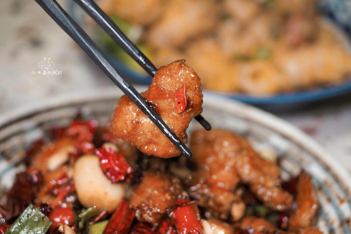 新竹美食|隱藏巷弄的 50 年老宅新美學!湯明茶樓新式台菜與摩登品茶空間,家人朋友聚餐、情侶約會首選 - 第30張圖 新竹美食|隱藏巷弄的 50 年老宅新美學!湯明茶樓新式台菜與摩登品茶空間,家人朋友聚餐、情侶約會首選