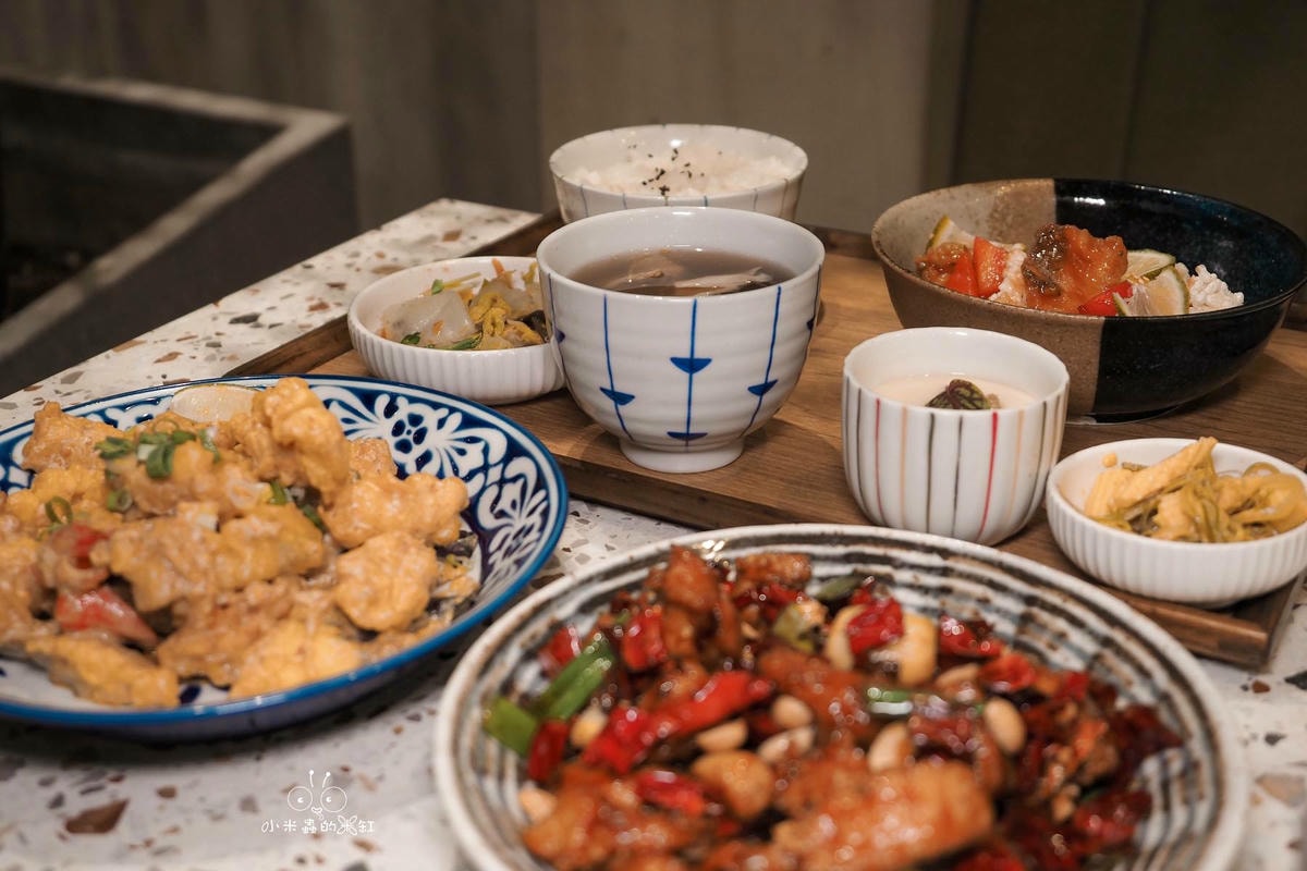 新竹美食|隱藏巷弄的 50 年老宅新美學!湯明茶樓新式台菜與摩登品茶空間,家人朋友聚餐、情侶約會首選 - 第18張圖 新竹美食|隱藏巷弄的 50 年老宅新美學!湯明茶樓新式台菜與摩登品茶空間,家人朋友聚餐、情侶約會首選