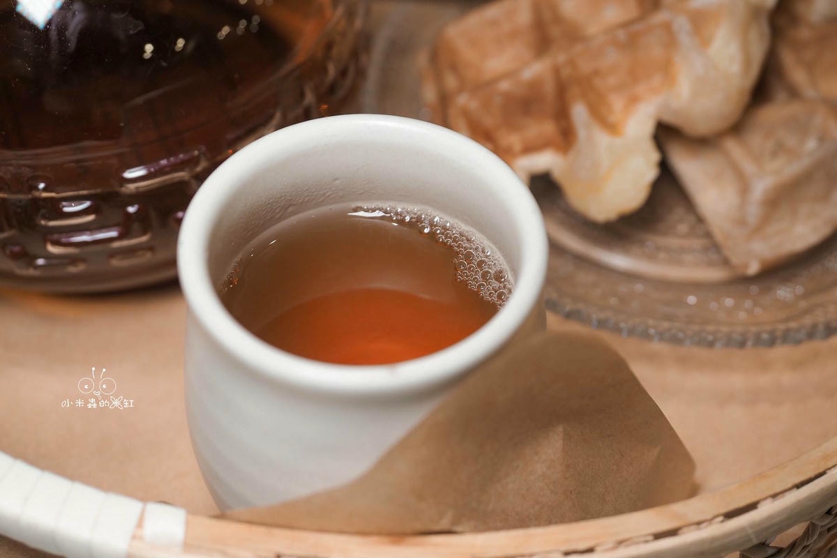 新竹美食|隱藏巷弄的 50 年老宅新美學!湯明茶樓新式台菜與摩登品茶空間,家人朋友聚餐、情侶約會首選 - 第36張圖 新竹美食|隱藏巷弄的 50 年老宅新美學!湯明茶樓新式台菜與摩登品茶空間,家人朋友聚餐、情侶約會首選