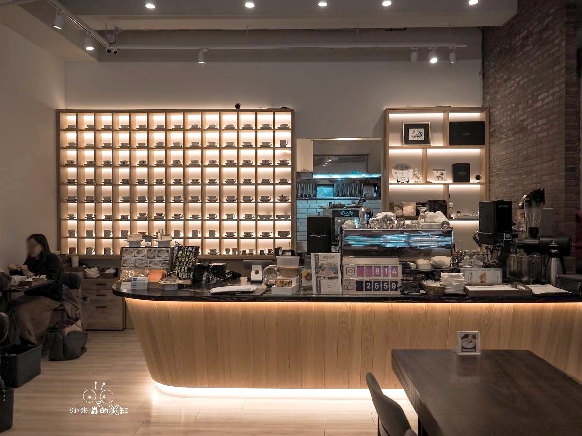 台北早午餐推薦|波赫士領地精品咖啡館 昌吉店 千層蛋糕+提拉米蘇太強!不限時咖啡廳、寵物友善一次滿足 - 第4張圖 台北早午餐推薦|波赫士領地精品咖啡館 昌吉店 千層蛋糕+提拉米蘇太強!不限時咖啡廳、寵物友善一次滿足