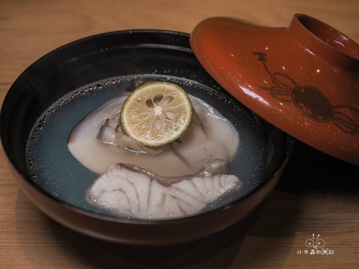 翔鮨 OMAKASE|中山區無菜單日本料理推薦,把 21道旬味直接交給師傅,是一場從第一口就回不去的高級饗宴 - 第15張圖 翔鮨 OMAKASE|中山區無菜單日本料理推薦,把 21道旬味直接交給師傅,是一場從第一口就回不去的高級饗宴