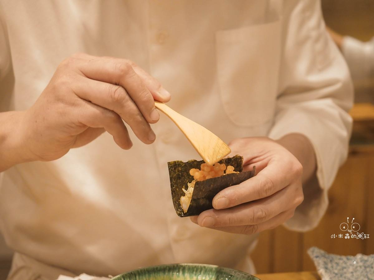 翔鮨 OMAKASE|中山區無菜單日本料理推薦,把 21道旬味直接交給師傅,是一場從第一口就回不去的高級饗宴 - 第18張圖 翔鮨 OMAKASE|中山區無菜單日本料理推薦,把 21道旬味直接交給師傅,是一場從第一口就回不去的高級饗宴