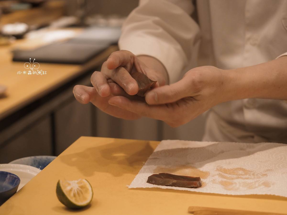 翔鮨 OMAKASE|中山區無菜單日本料理推薦,把 21道旬味直接交給師傅,是一場從第一口就回不去的高級饗宴 - 第38張圖 翔鮨 OMAKASE|中山區無菜單日本料理推薦,把 21道旬味直接交給師傅,是一場從第一口就回不去的高級饗宴